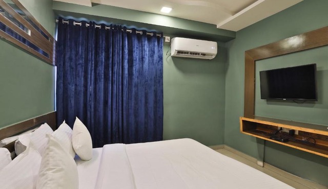 FabHotels Cliffhaven in Surat