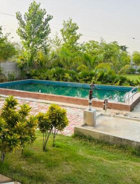 farm house in Dewa
