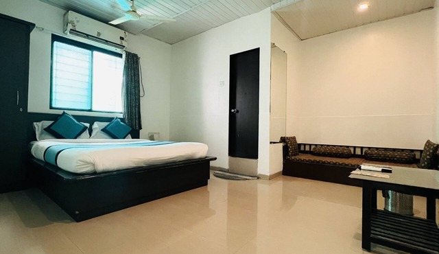 Farmhouse Residency