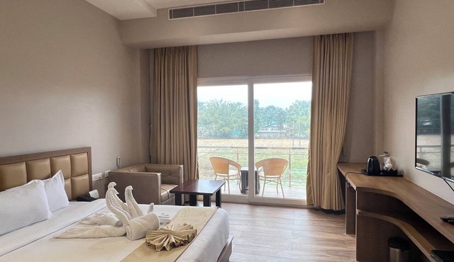 Finns Weaver Resort Kaziranga