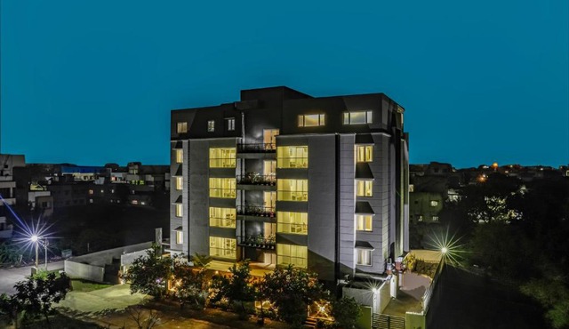 Floressa Randa Business Hotel