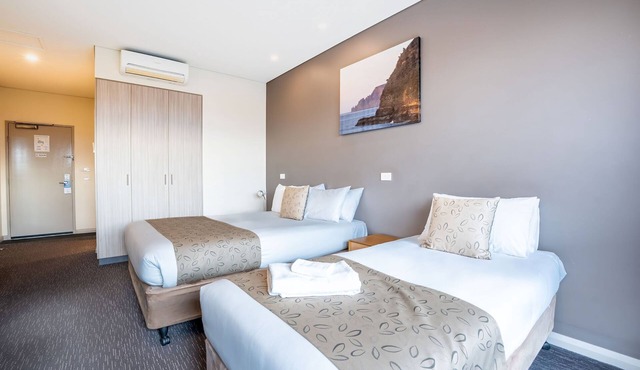 Foreshore Hotel in Lauderdale