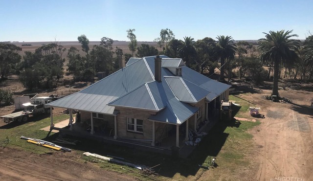 Forgotten Paddock Farmstay. Two bedrooms, a bathroom plus a lounge/dining room. in Yorke Valley