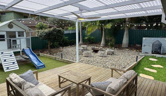 Four Palms Forster Luxe Spacious Pet Friendly in Forster