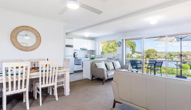 Frangipani, 4/30 Leonard Avenue - spacious townhouse in Shoal Bay