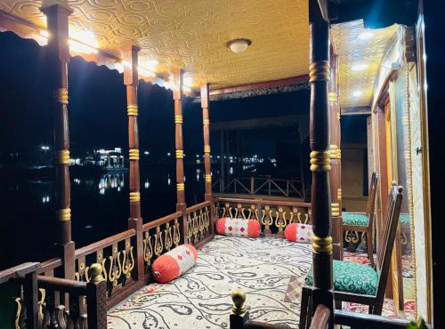 FREEDOM houseBoat