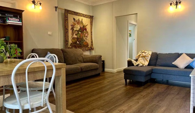 Fully furnished apartment in Hove, Stay Smart with kitchen, dining and bathroom in Hove