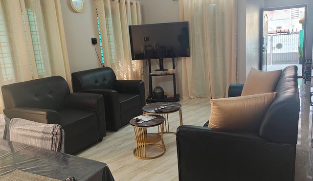 Furnished 2 BHK for EXPATS/HEALTHCARE Pros Secunderabad-near hospitals with AC