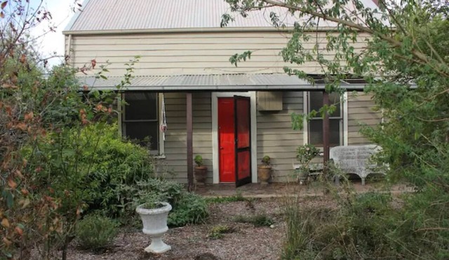 Gariwerd /Grampians Miners Cottage Stawell in Stawell