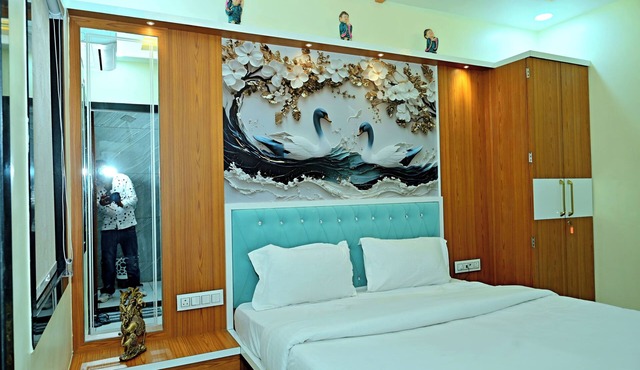 Gehlot Paradise Hotel
