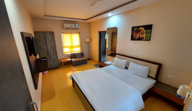 Gir Jungle Lodge in Mendarda