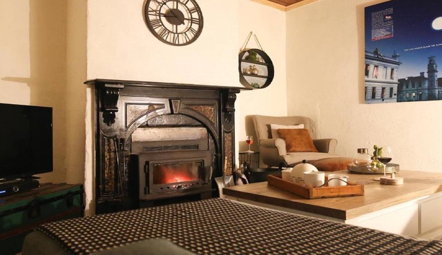 Gladstone House - quaint and short walk into town in Beechworth