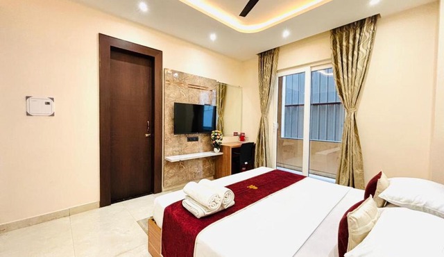 Goel Villa and Hotel