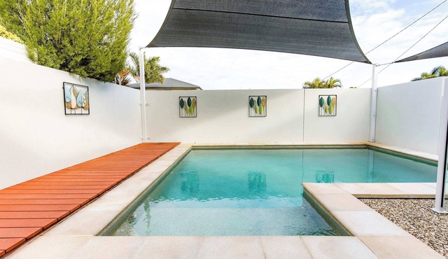 Golden Beach Family Home with Pool in Golden Beach