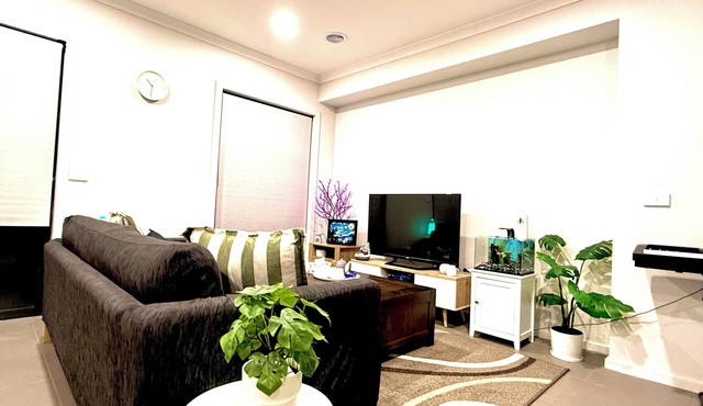 Golden Palm Palace- A perfect balance for stay away holiday and modern life in Clyde North