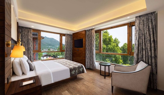 Golden Tulip Srinagar