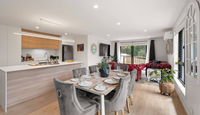 Gorgeous 4 Bedroom House - Blackmans Bay in Blackmans Bay