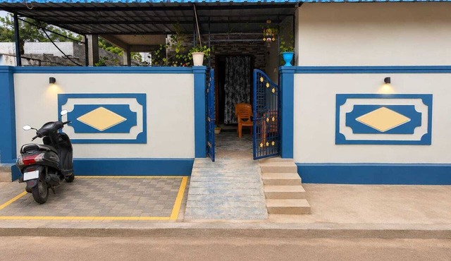 Gorgeous 6-bedroom house with AC in charming Sanapur in Sanapur