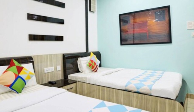 Goroomgo Amit Guest House Tagore Park Kolkata