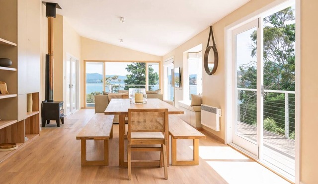 Graceys Beach House North facing Coastal Calm in Dennes Point