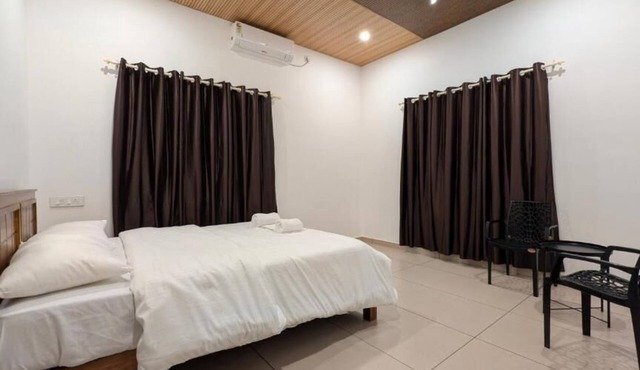 Grand Beach Villa Payyambalam