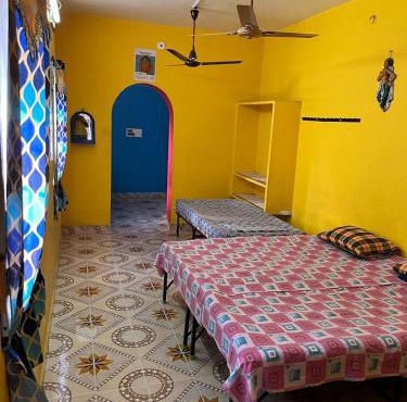 Guest House Near Kamatchi Amman Temple Non AC and No Car Parking
