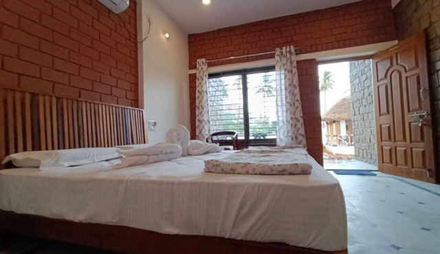 Hampi Delmont Resort in Gangavathi