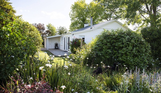 Harvest House @ Harvest Farm - Idyllic cottage surrounded with mountain views. in Badger Creek