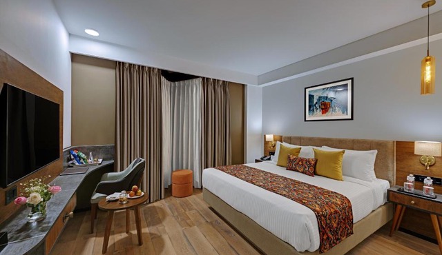 Hays AIR By Ahuja Residences - Golf Course Ext Road & Sector 51