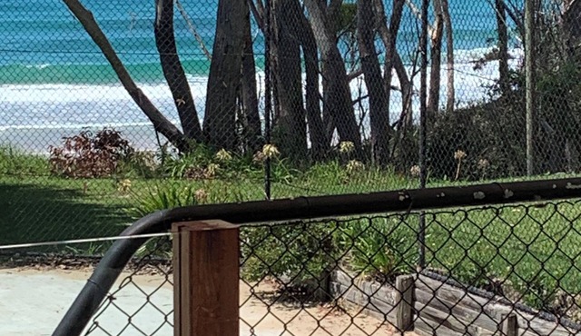 Hideaway at the beach - 100m walk to the beach Narrawallee Beach/Mollymook in narrawallee