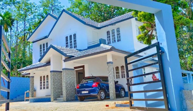 HILL VIEW VILLA in Meppādi