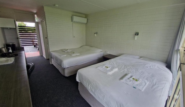 Hilltop Hotel in Goonellabah