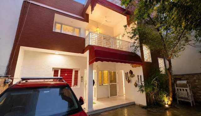 Homlee-White House-3BHK-Parking-Max Hospital-Saket