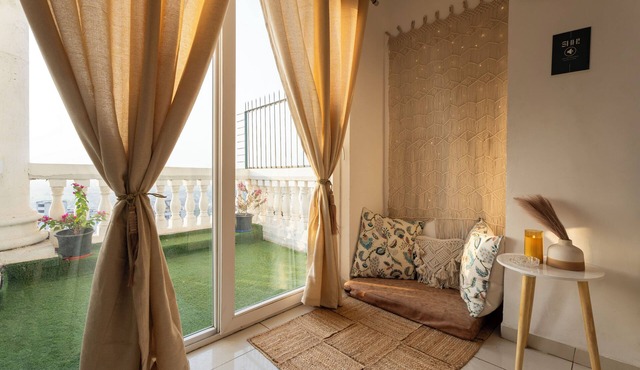 Honey by Grehstay 1BHK Serviced Apartment in Noida