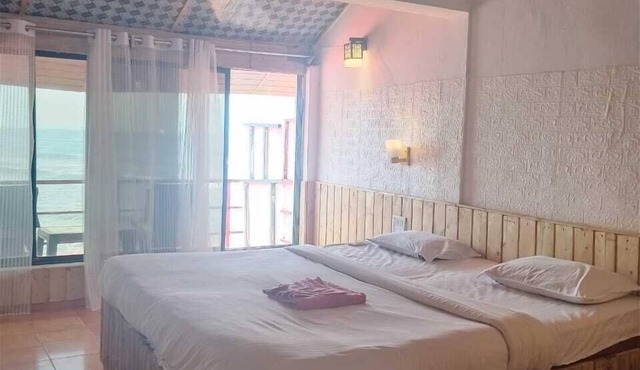 Honey Guest House Restaurant in Arambol