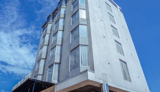 Hotel 5 Flowers Ananta Elite in Kota