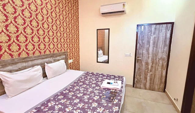 Hotel 8 inn in Dera Bassi
