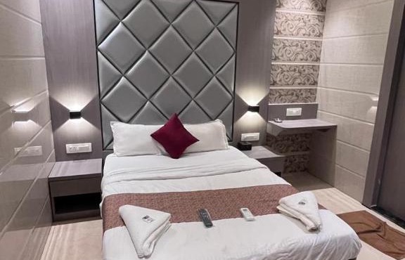 Hotel Abrol