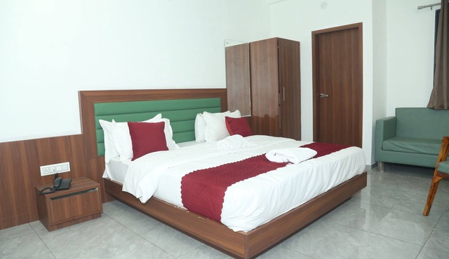 Hotel Akash Palace in Kotda Sangani