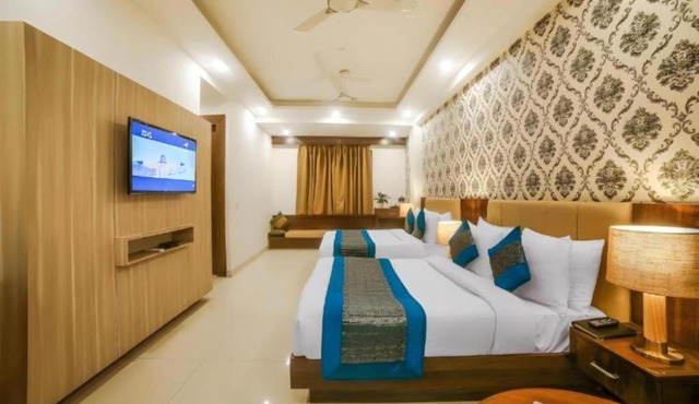 Hotel Almati Inn Near IGI Delhi Airport - With Free Airport Pickup