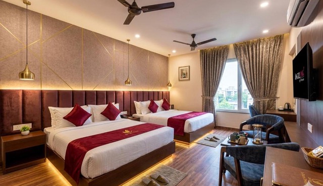 Hotel Angel Pink Premium Behind Radisson Blu Hotel