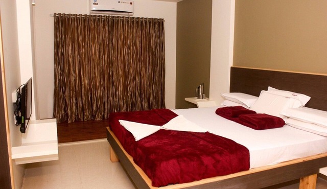 Hotel Anugraha Deluxe in Kolhapur