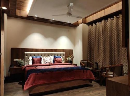 hotel apple blossom 2 minutes walking from Mall road