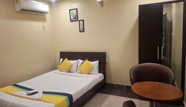 Hotel Aura Stays