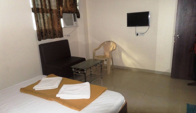 Hotel Cosmo Lodging