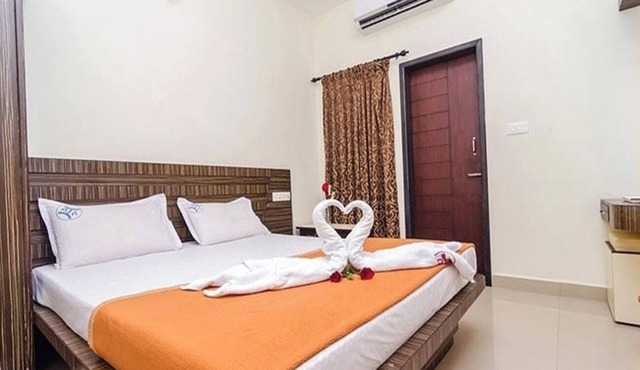 Hotel Danaa Towers