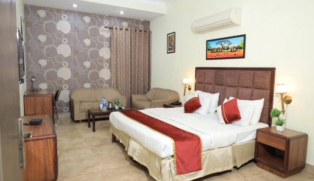 HOTEL DREAMZ RESIDENCY in Karnal