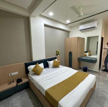 Hotel Embassy Inn in Ānakhol