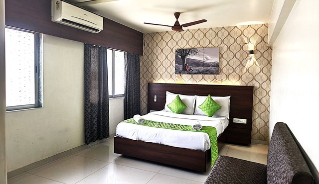 Hotel Express Airoli