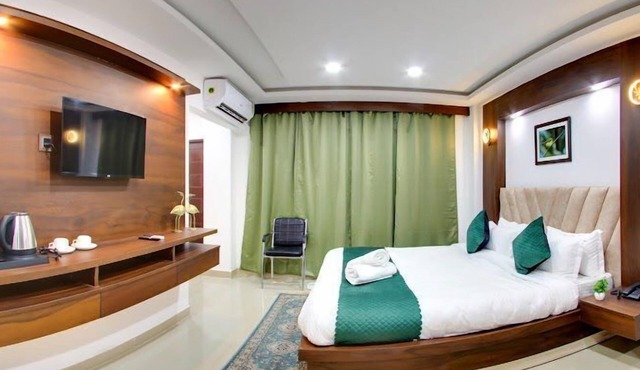 HOTEL GK PALACE